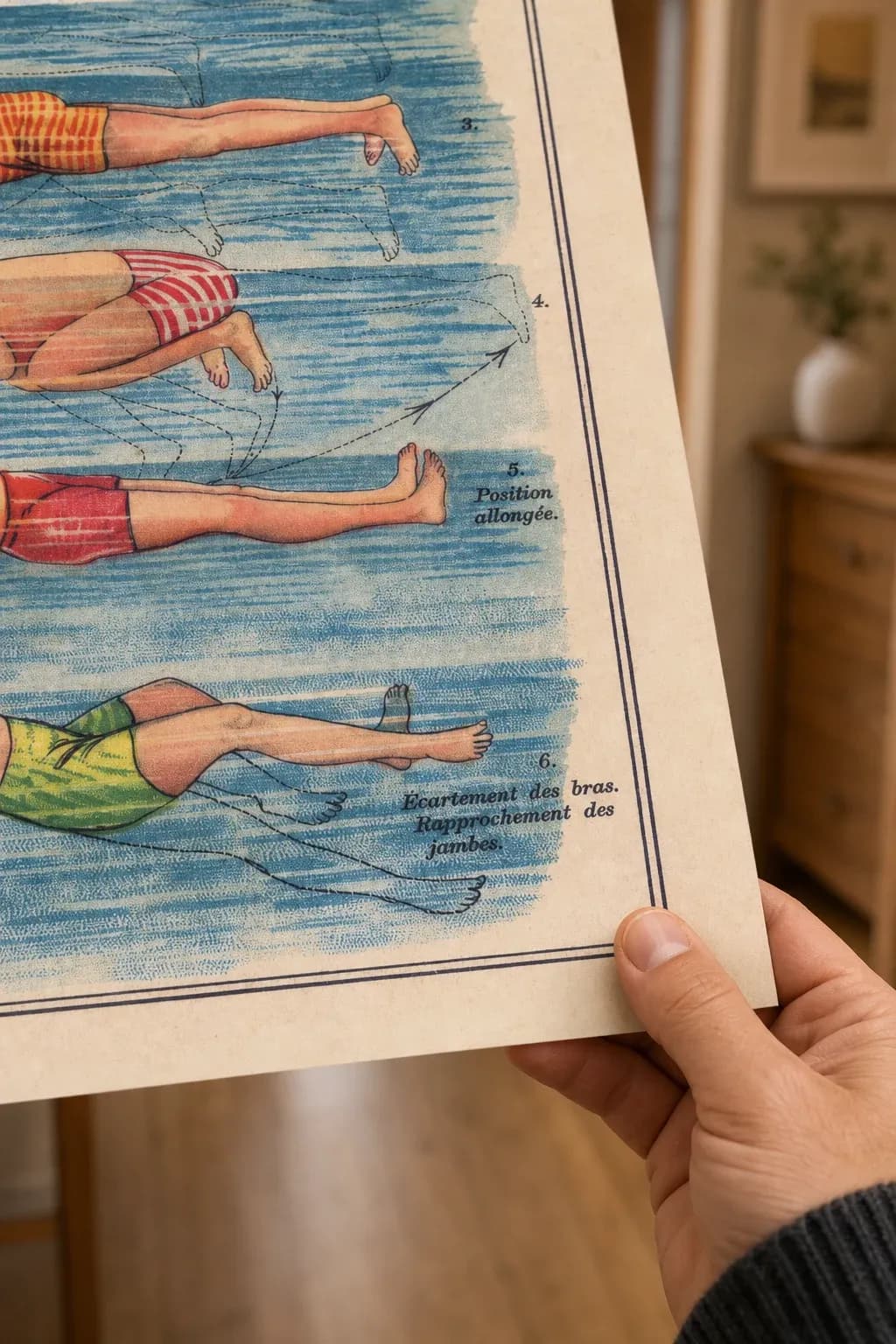 Natation sur le ventre — framed on a wall